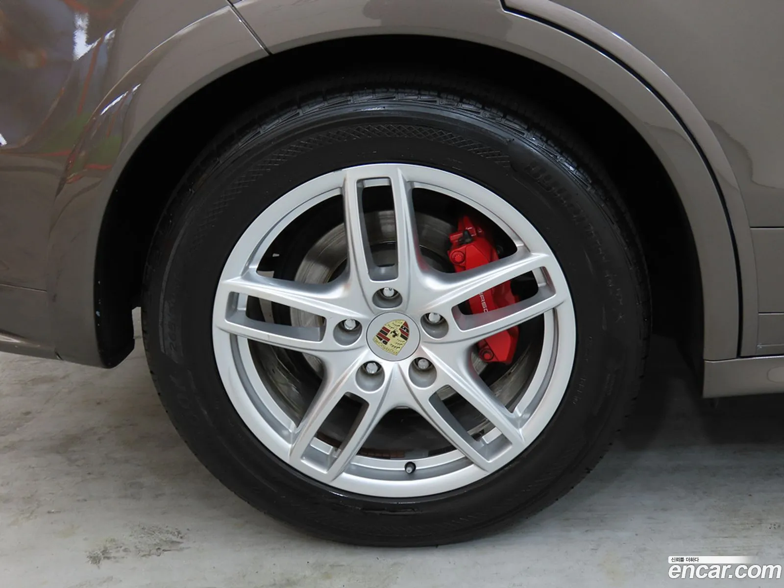 Porsche Cayenne 2012 — 17