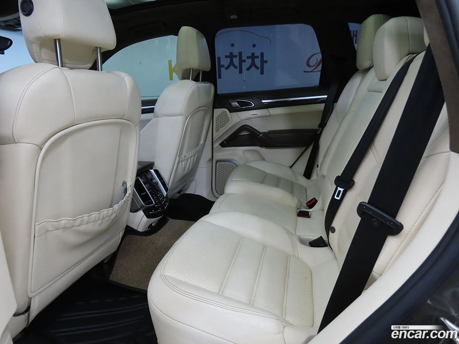 Porsche Cayenne 2012 — 19
