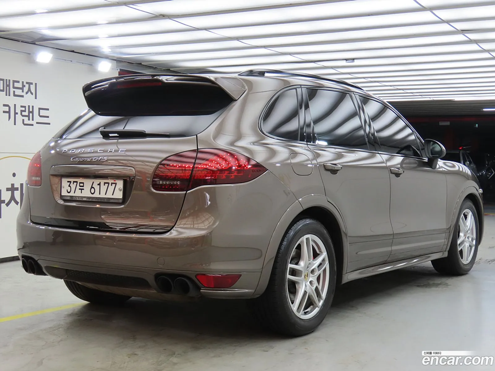 Porsche Cayenne 2012 — 11