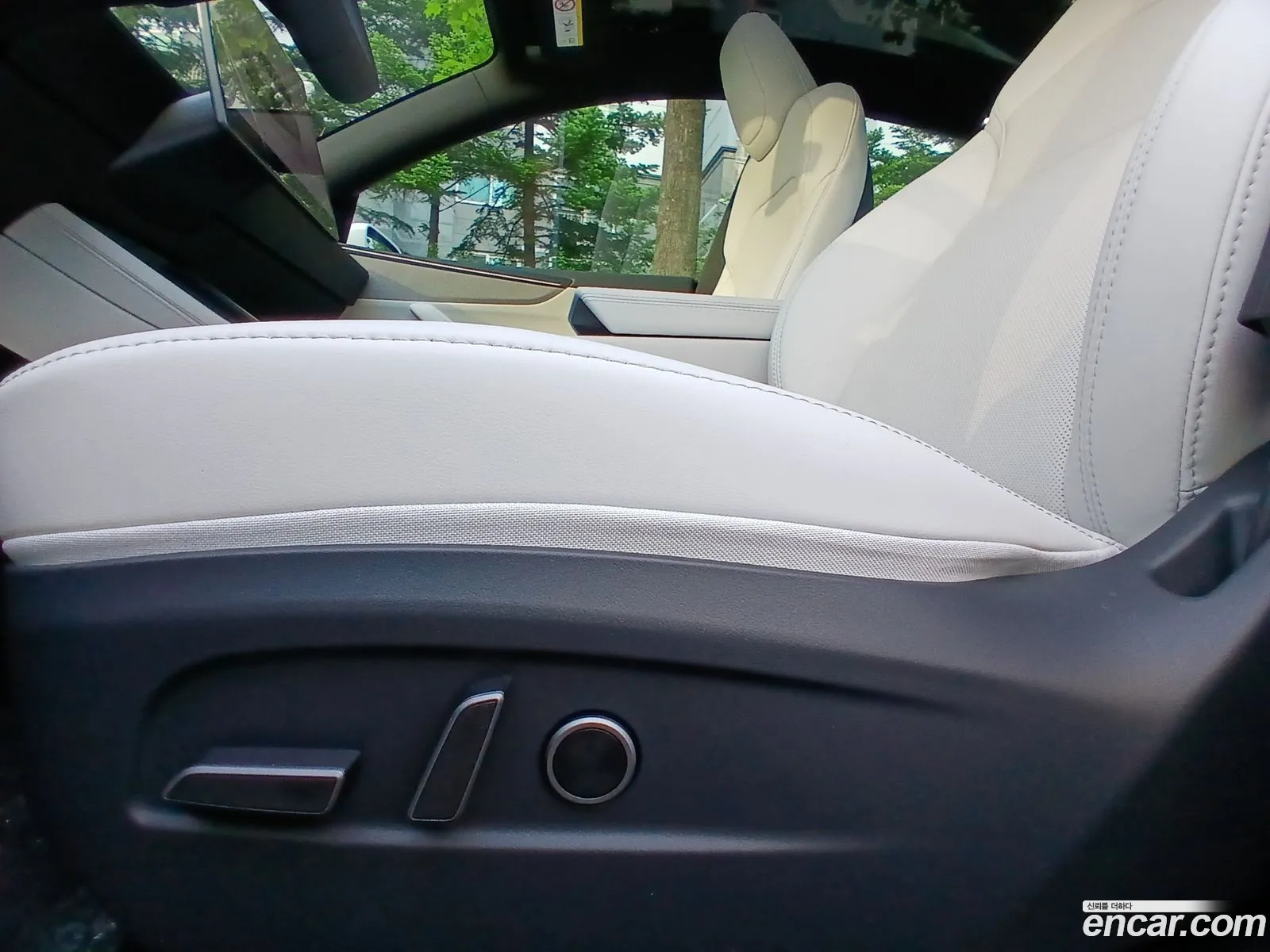 Tesla Model Y 2026 — 7