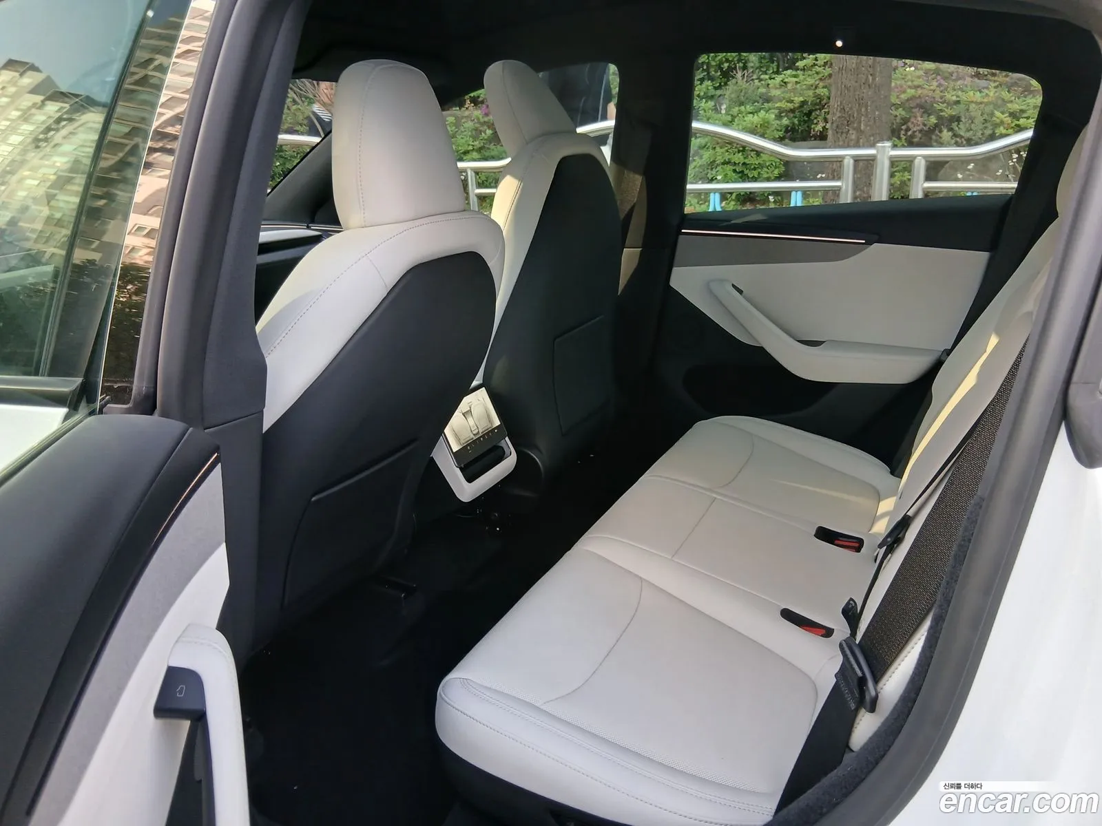 Tesla Model Y 2026 — 2