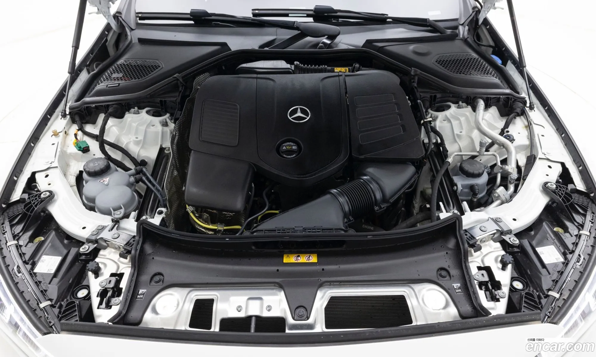 Mercedes-Benz E-Class W213 2025 — 12