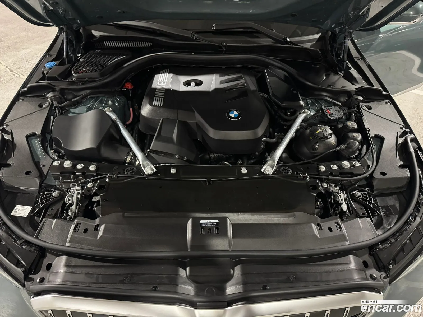 BMW 5 Series 2025 — 8