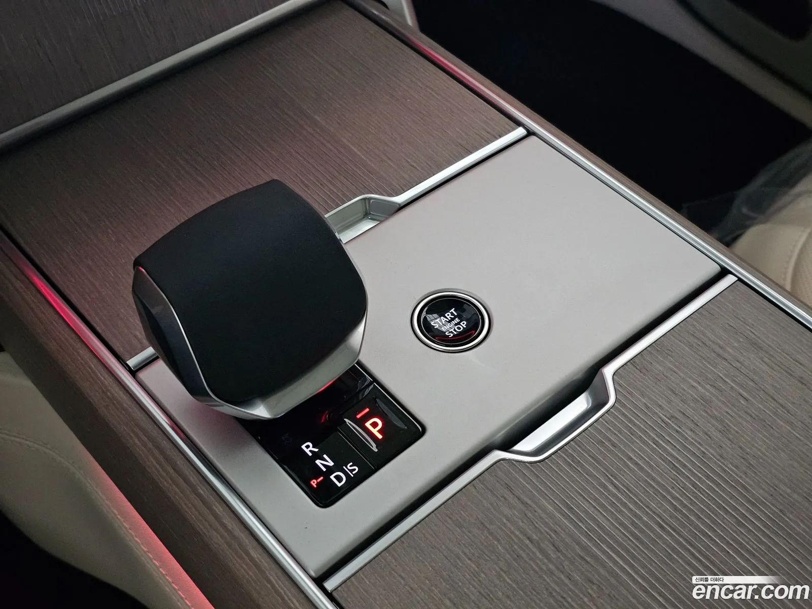 Land Rover Range Rover 2026 — 16