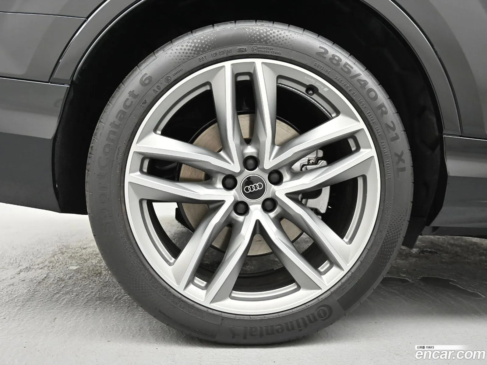 Audi Q7 2025 — 18