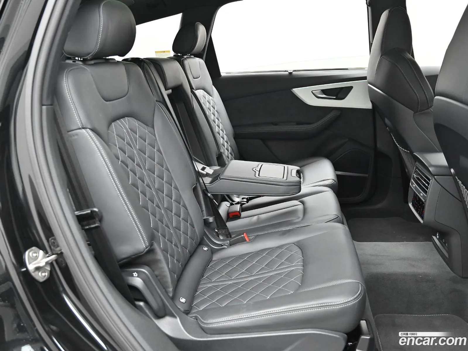 Audi Q7 2025 — 16