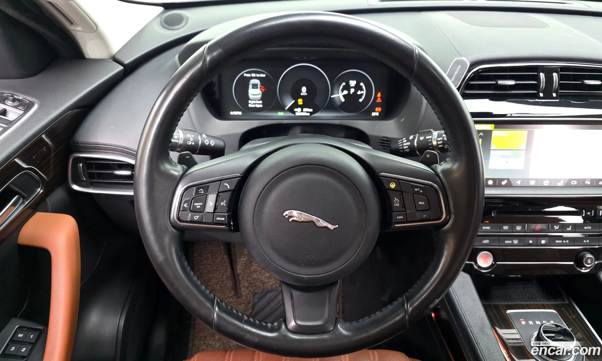 Jaguar F-Pace 2017 SADCA2BN9HA491077 — 5