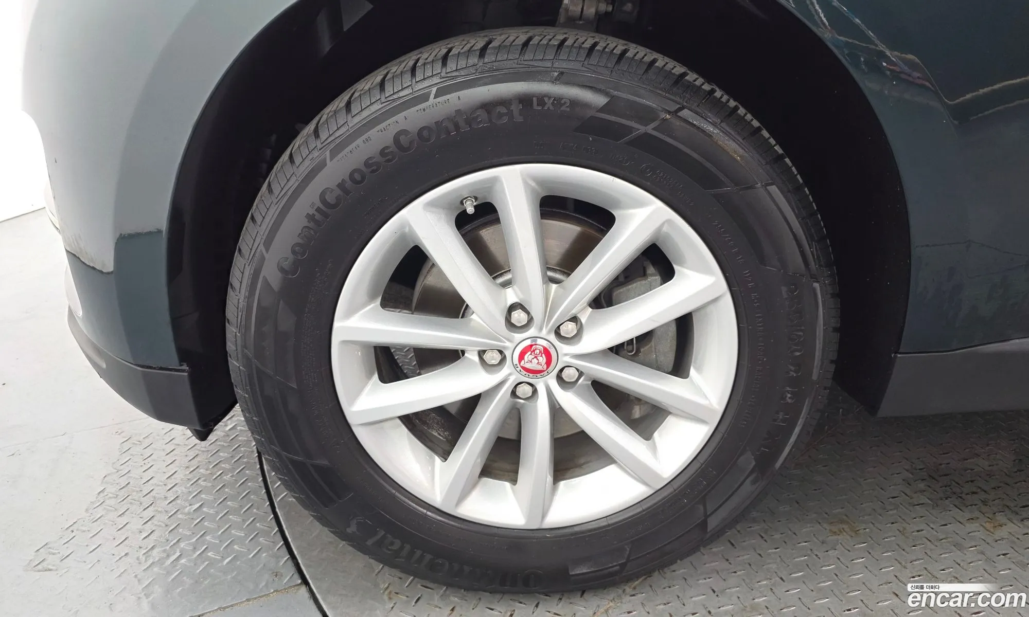 Jaguar F-Pace 2017 SADCA2BN9HA491077 — 9
