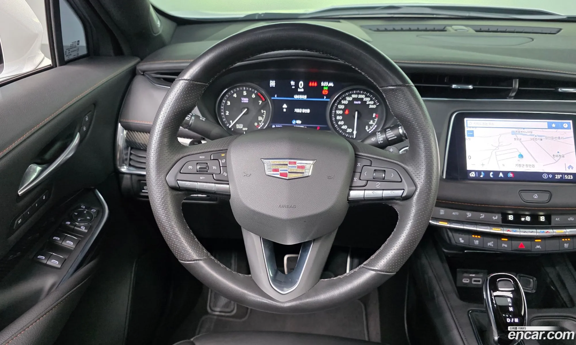 Cadillac XT4 2022 1GYFZ9R47PF104836 — 26