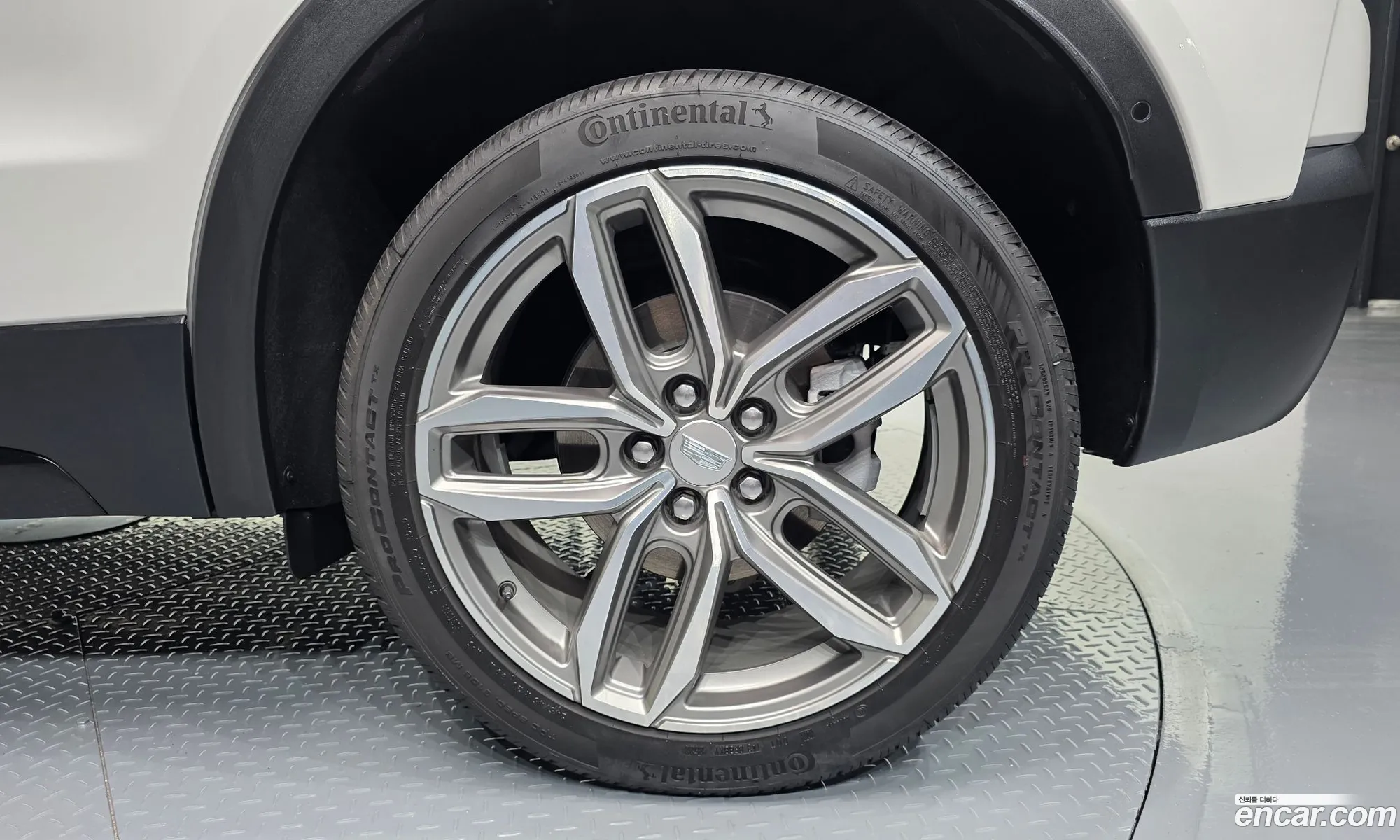 Cadillac XT4 2022 1GYFZ9R47PF104836 — 13