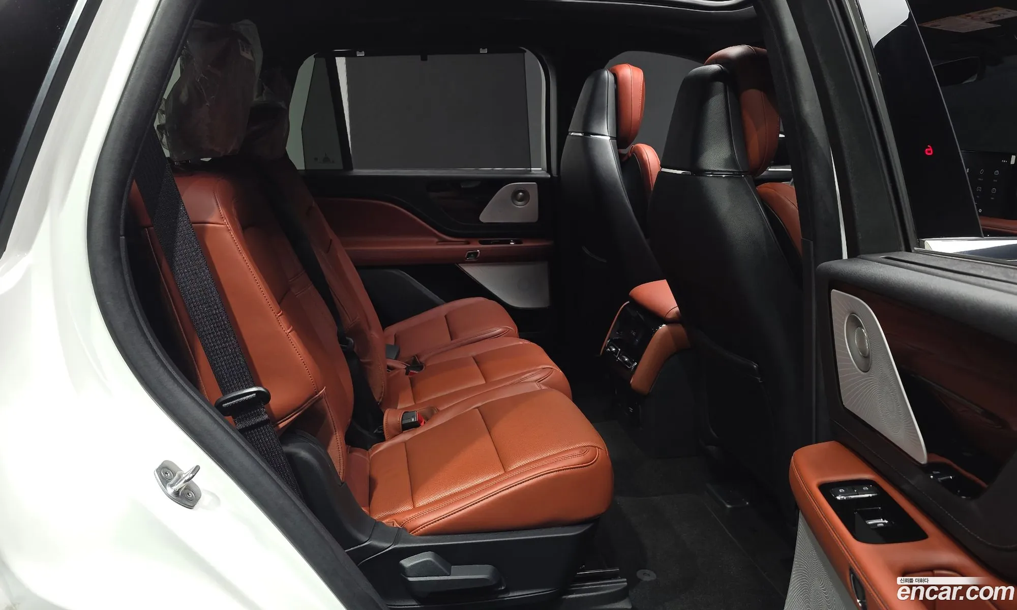 Lincoln Aviator 2025 5LM5J7XC6SGL09163 — 29