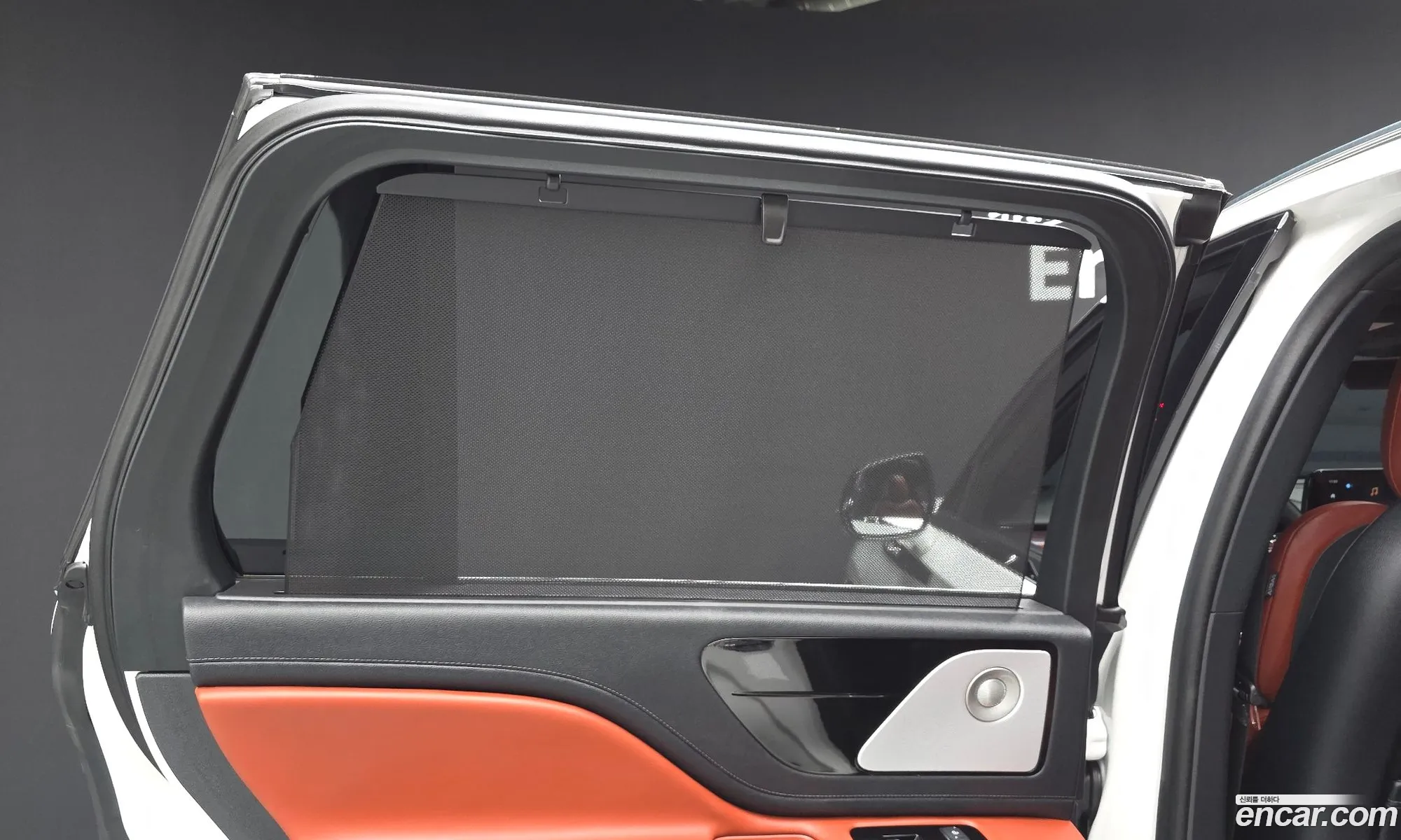 Lincoln Aviator 2025 5LM5J7XC6SGL09163 — 4