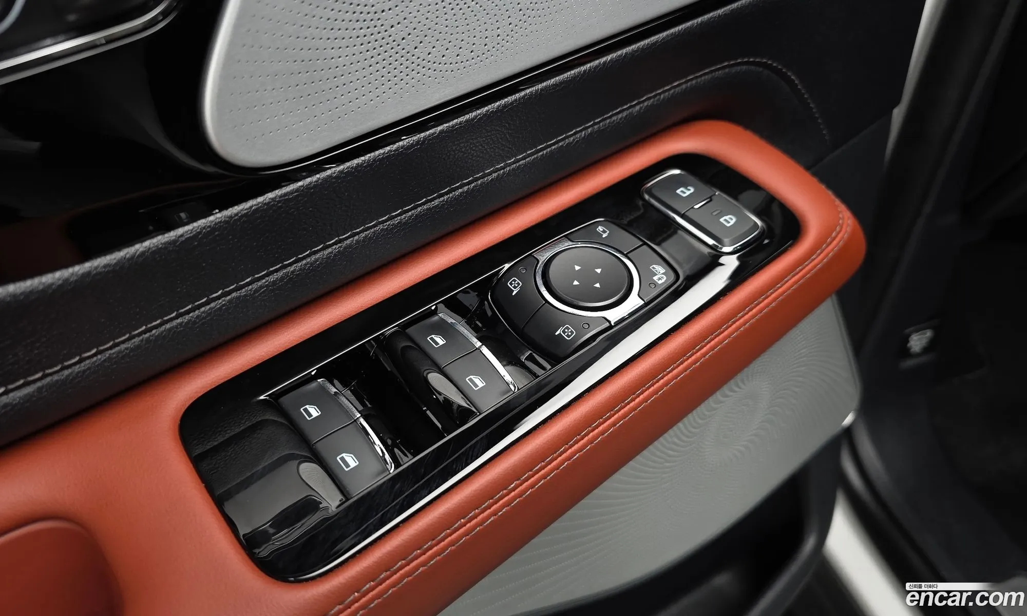 Lincoln Aviator 2025 5LM5J7XC6SGL09163 — 12