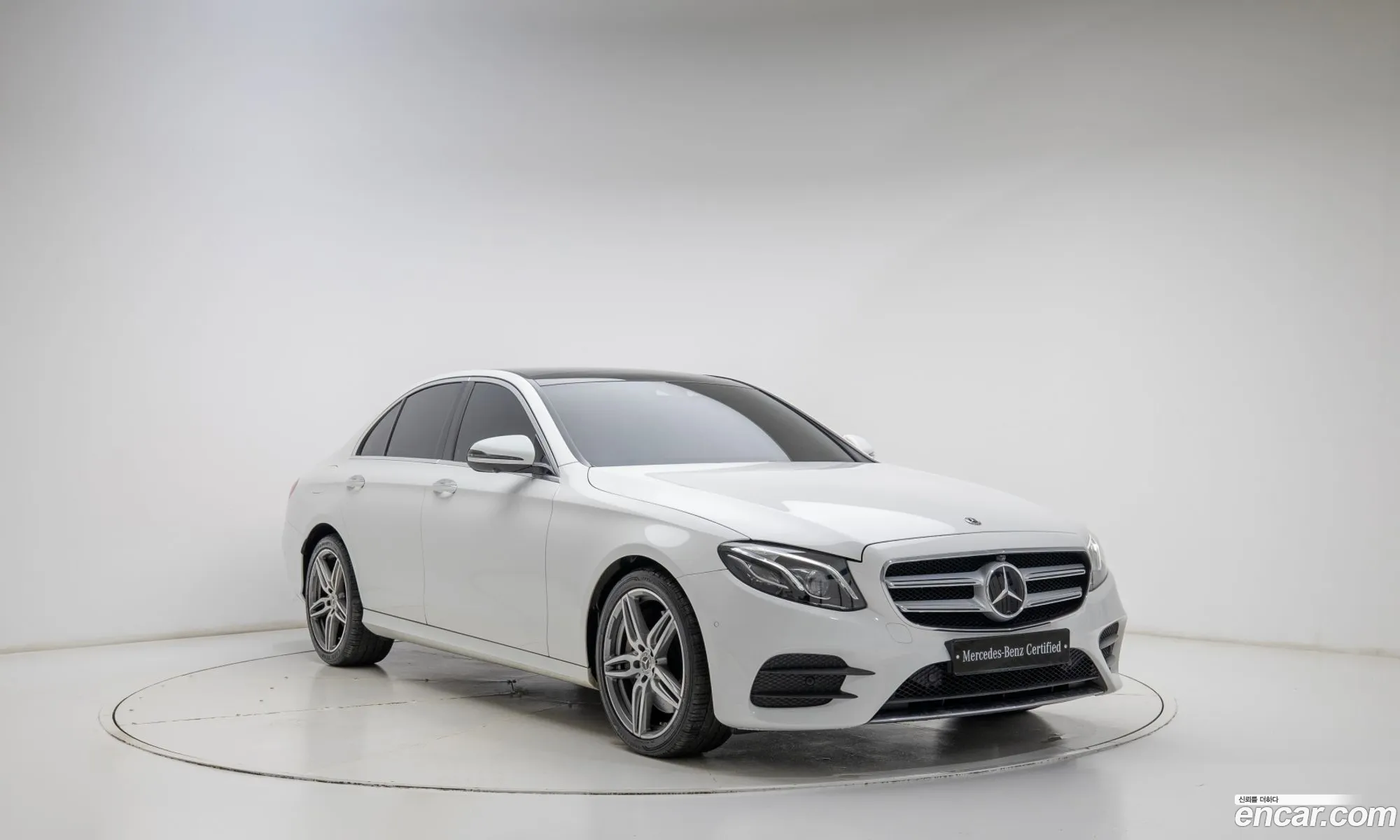 Mercedes-Benz E-Class W213 2020 — 18