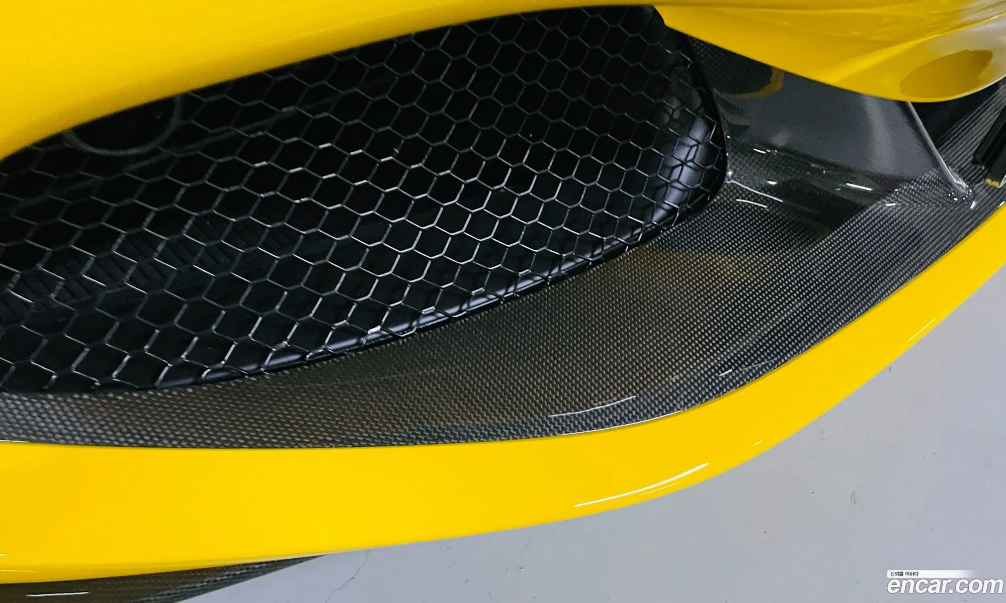 Ferrari F8 Spider 2022 — 18