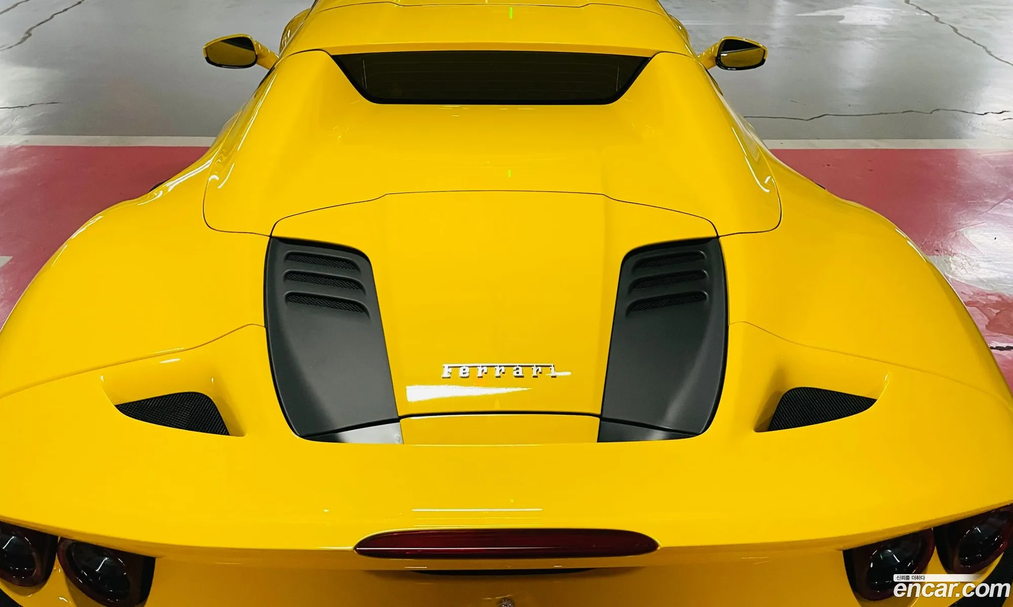 Ferrari F8 Spider 2022 — 12