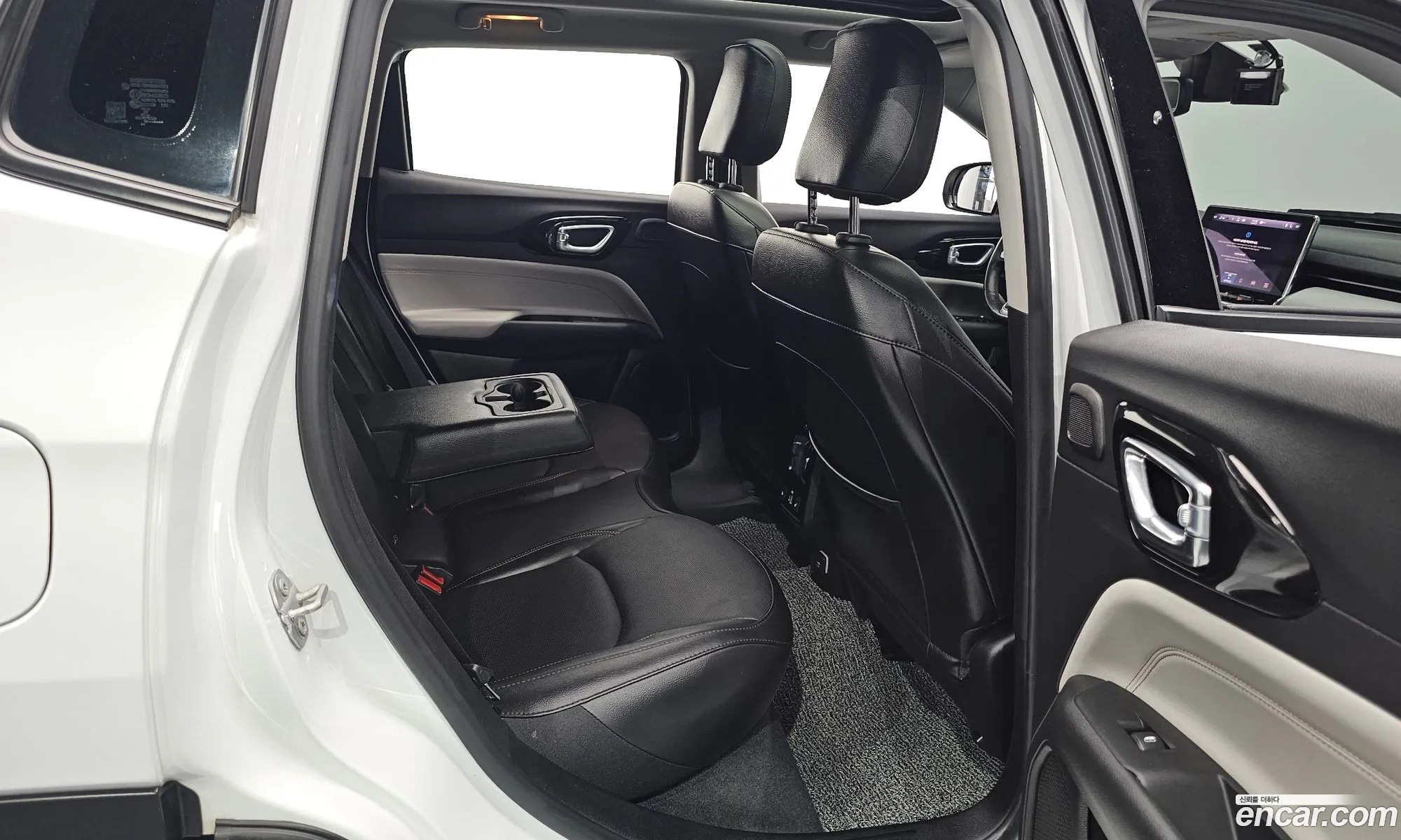 Jeep Compass 2022 3C4NJDCB8NT173928 — 26