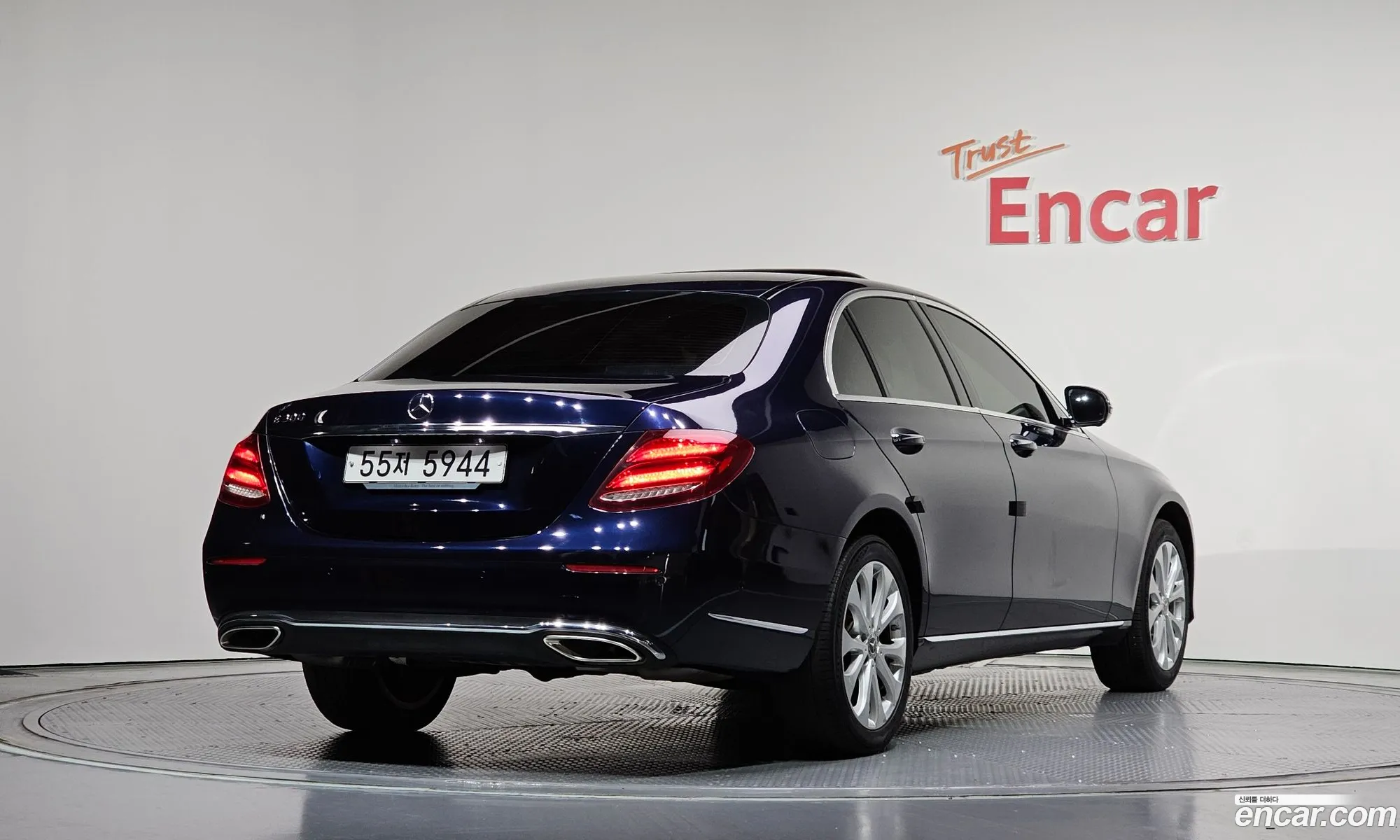 Mercedes-Benz E-Class W213 2018 — 25
