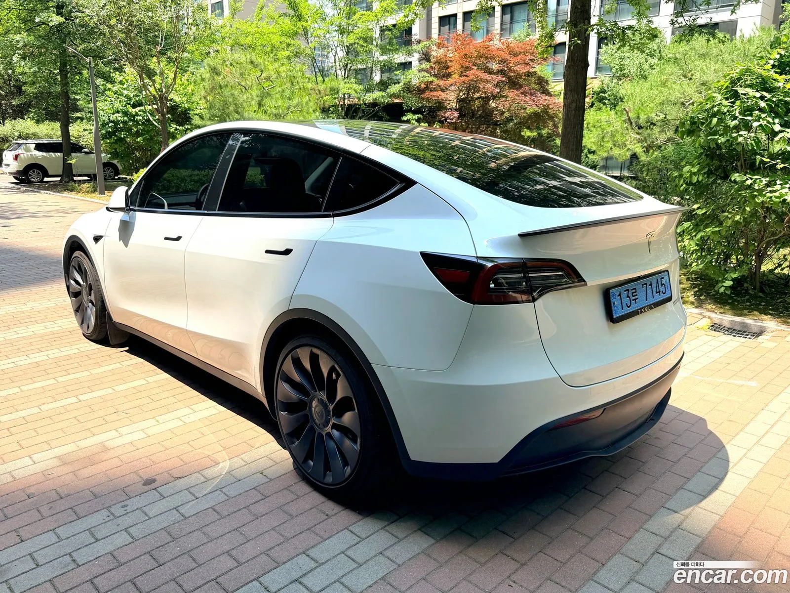 Tesla Model Y 2024 — 5