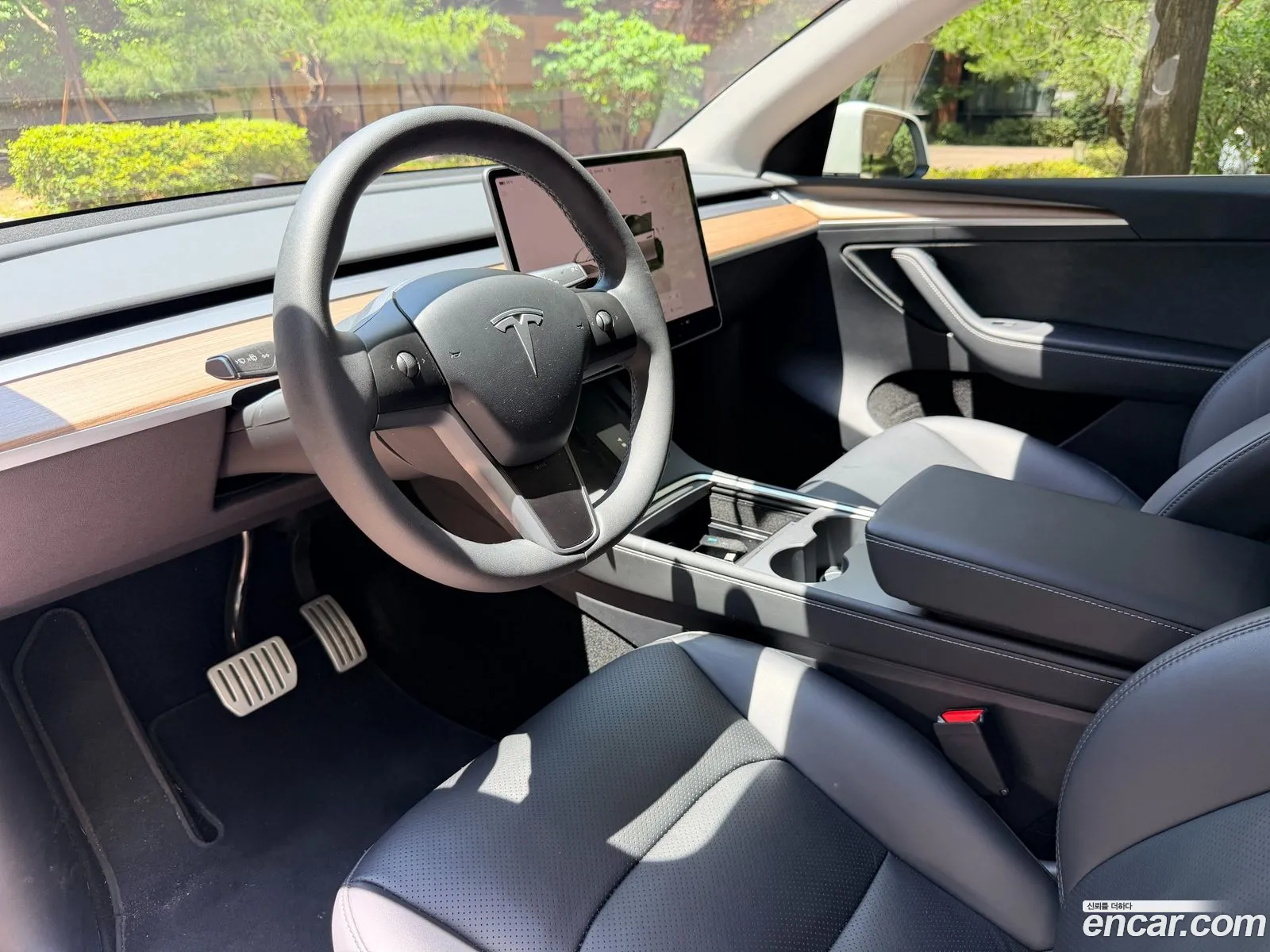 Tesla Model Y 2024 — 7