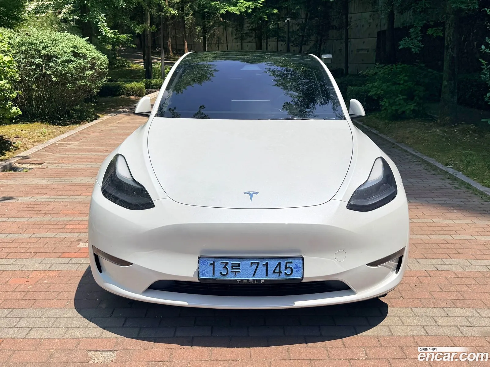 Tesla Model Y 2024 — 2