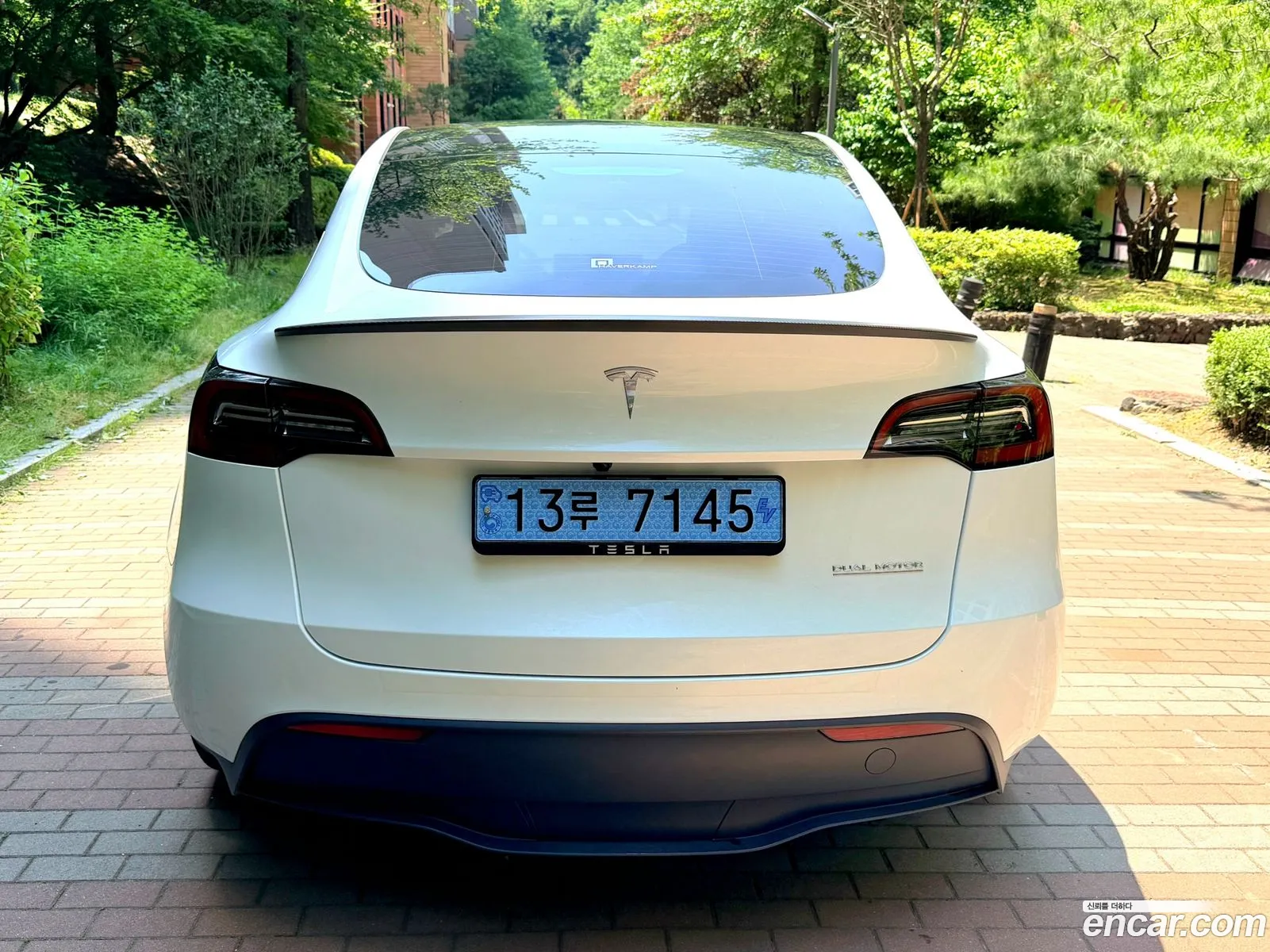 Tesla Model Y 2024 — 4
