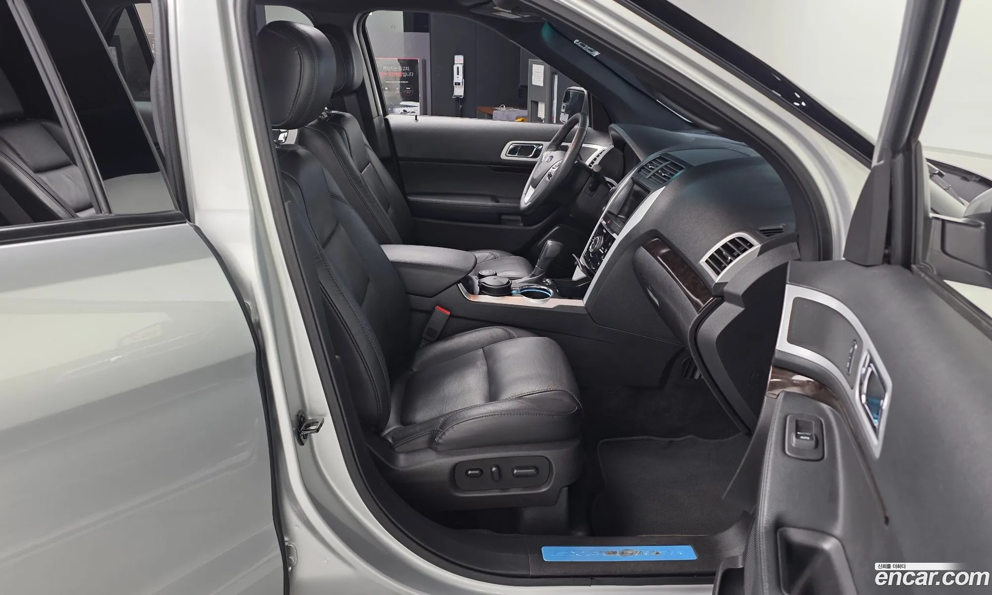 Ford Explorer 2015 1FM5K8F82FGB86308 — 3