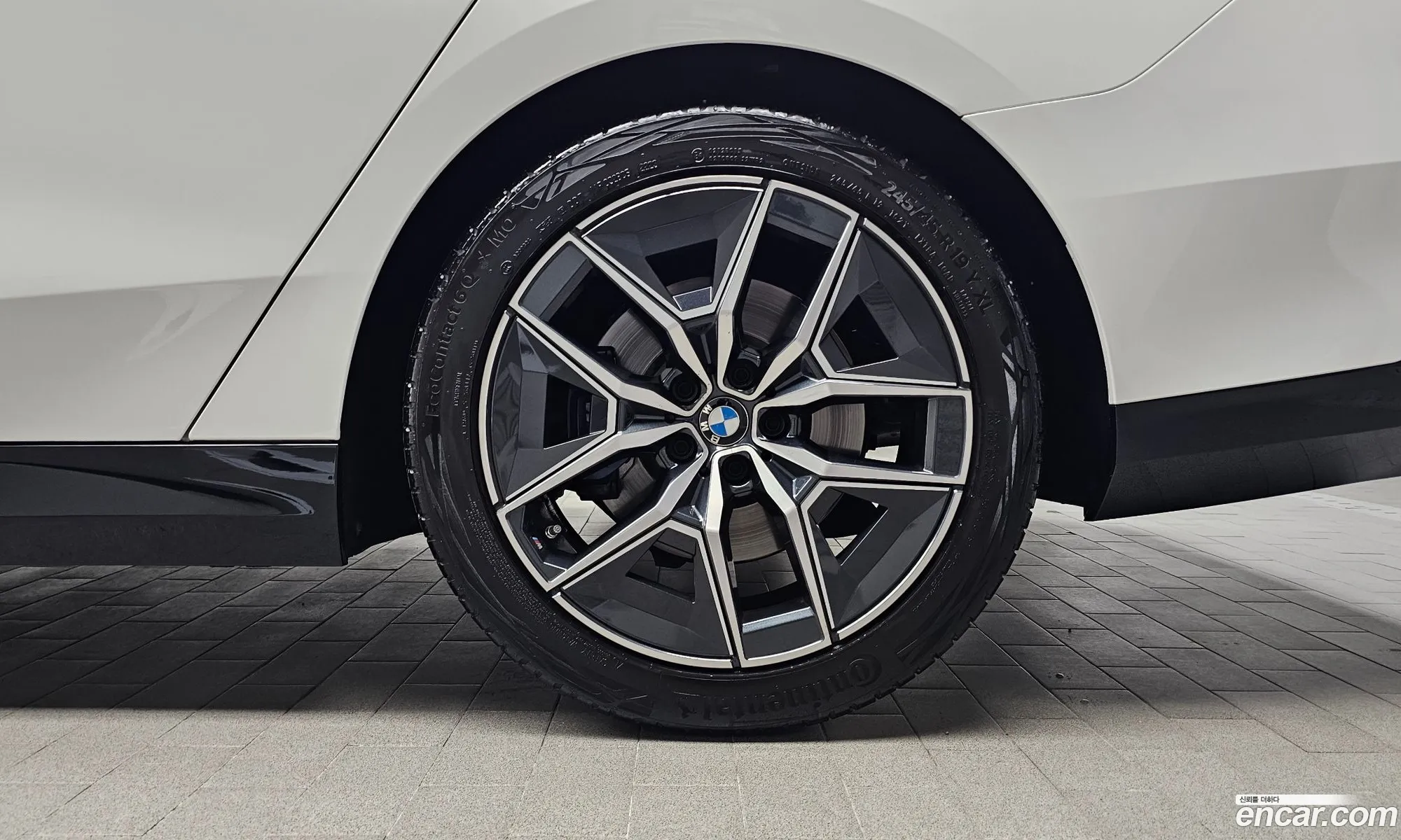 BMW 5 Series 2023 — 2