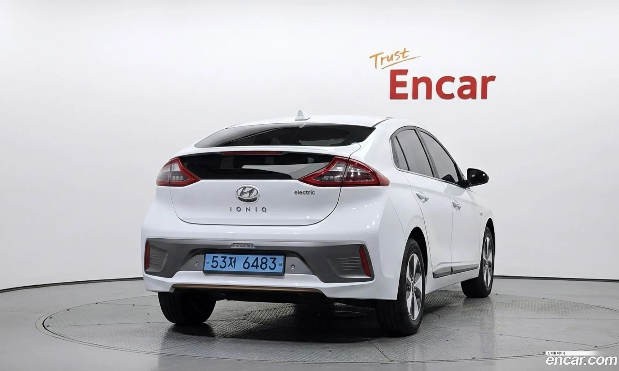 Hyundai Ioniq Electric 2016 — 4