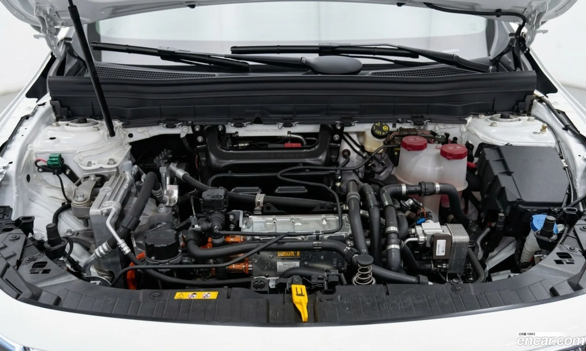 Mercedes-Benz EQB X243 2025 — 8