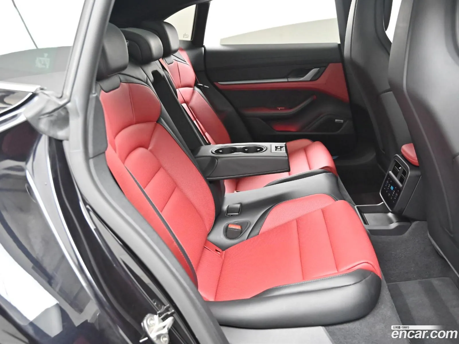 Porsche Taycan 2025 — 6