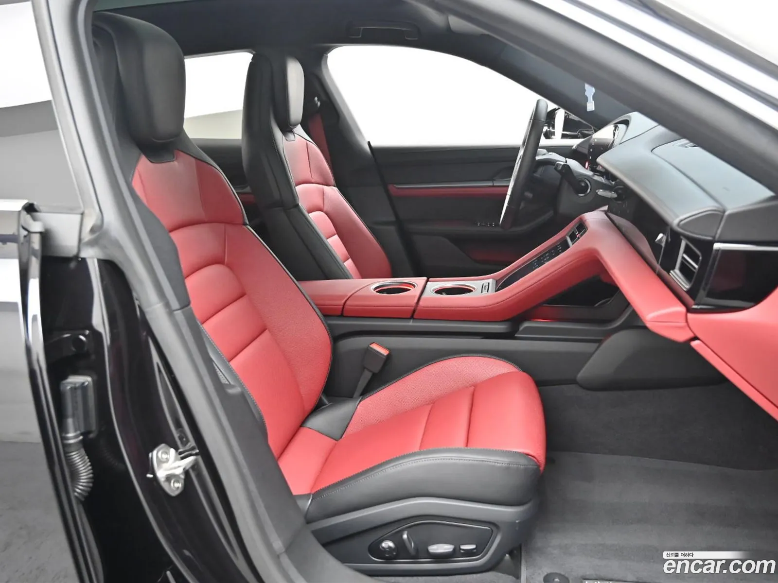 Porsche Taycan 2025 — 10