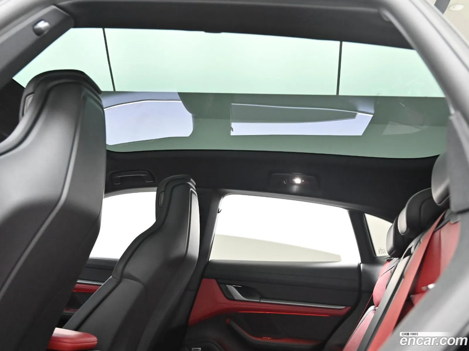 Porsche Taycan 2025 — 14
