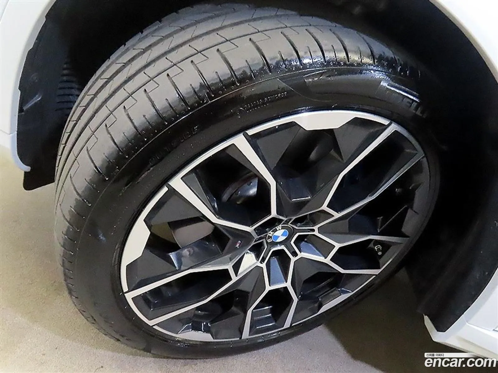 BMW X7 2025 — 16