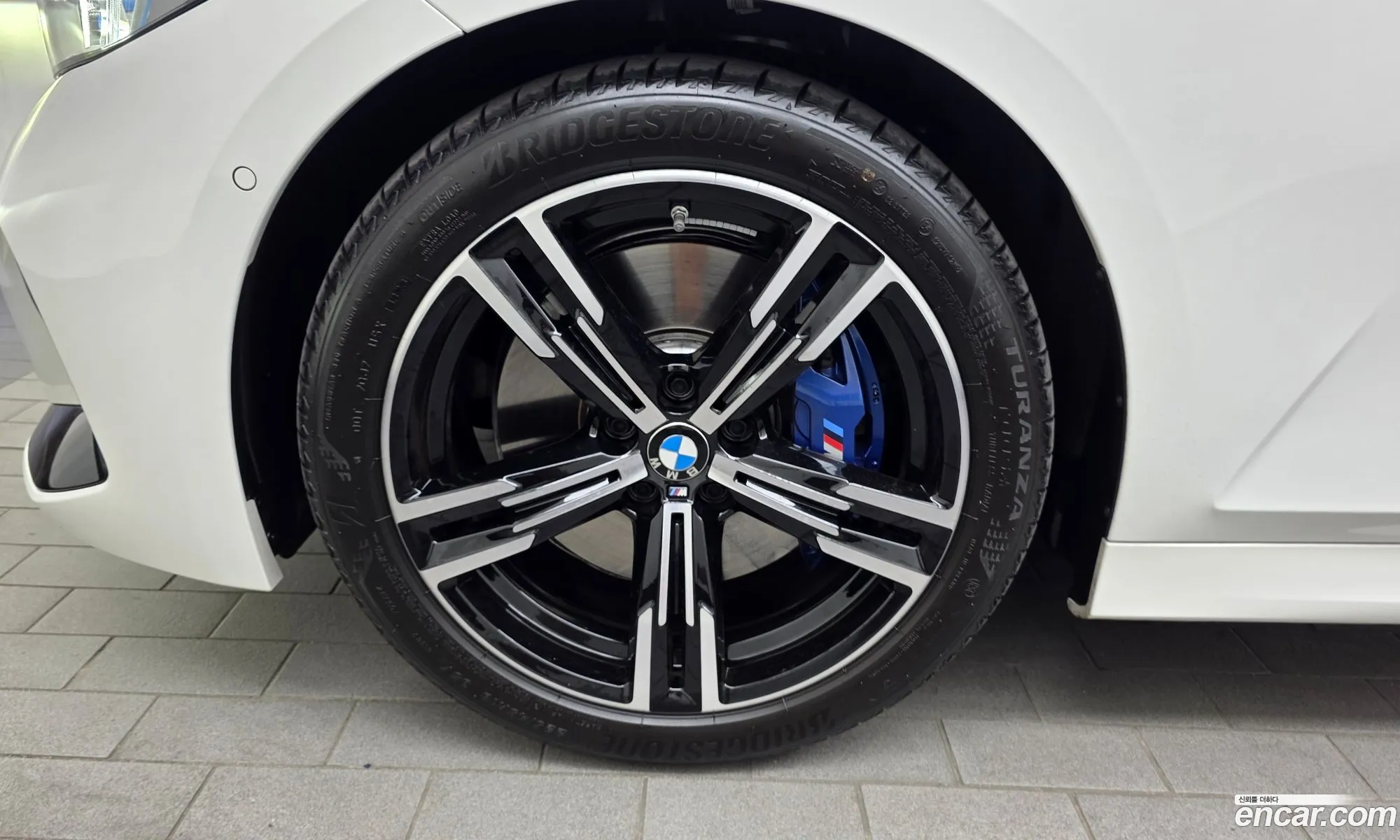 BMW 3 Series 2024 — 30