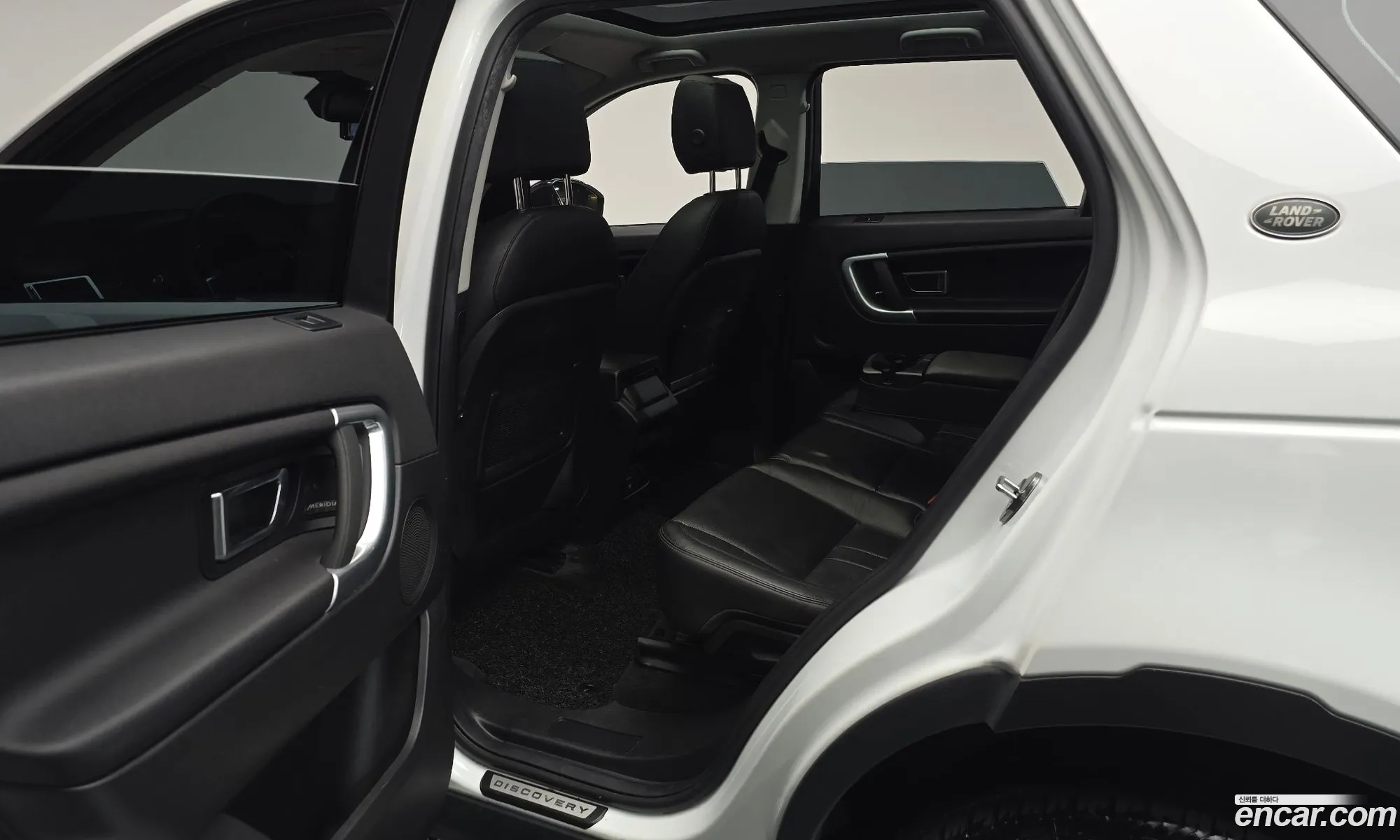 Land Rover Discovery Sport 2018 — 11