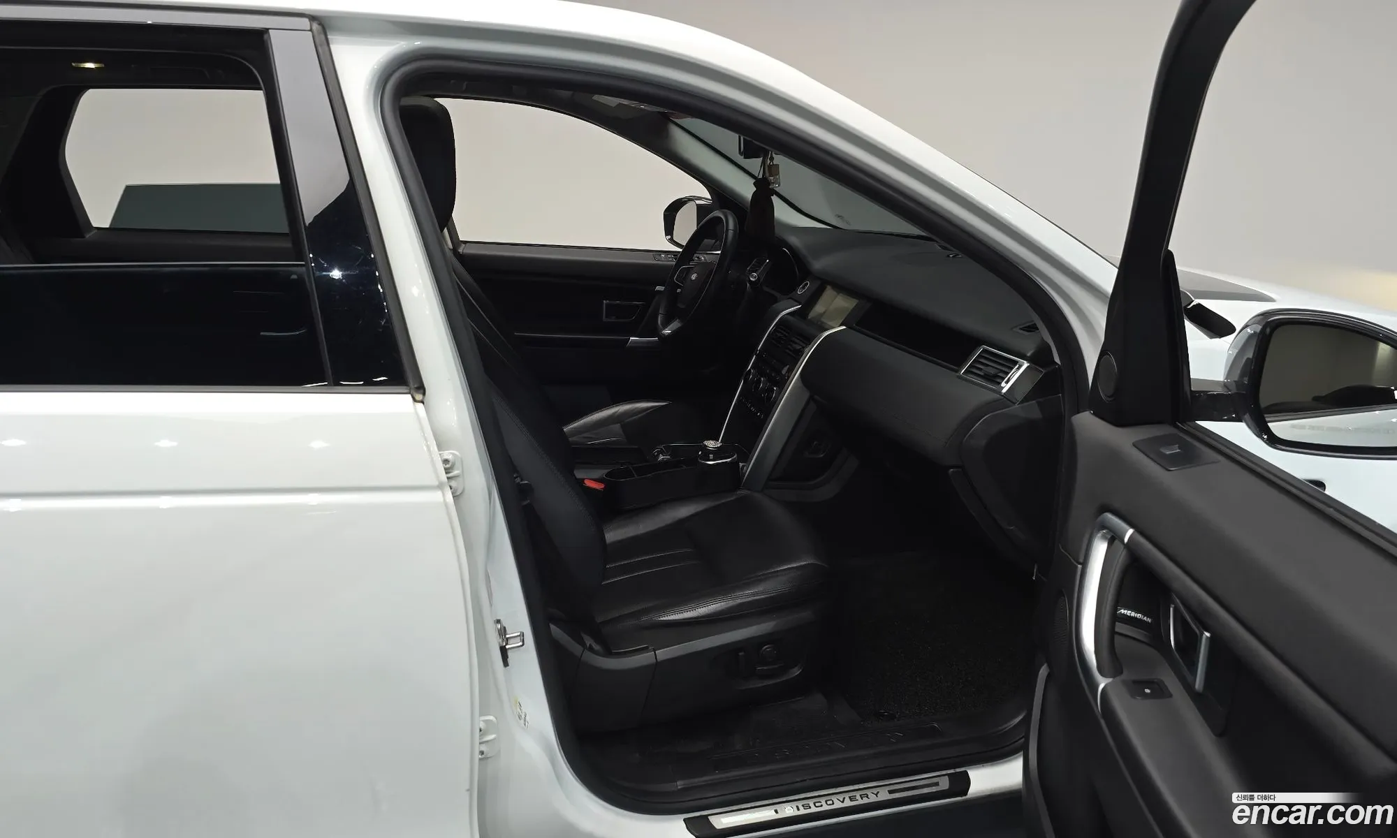 Land Rover Discovery Sport 2018 — 26