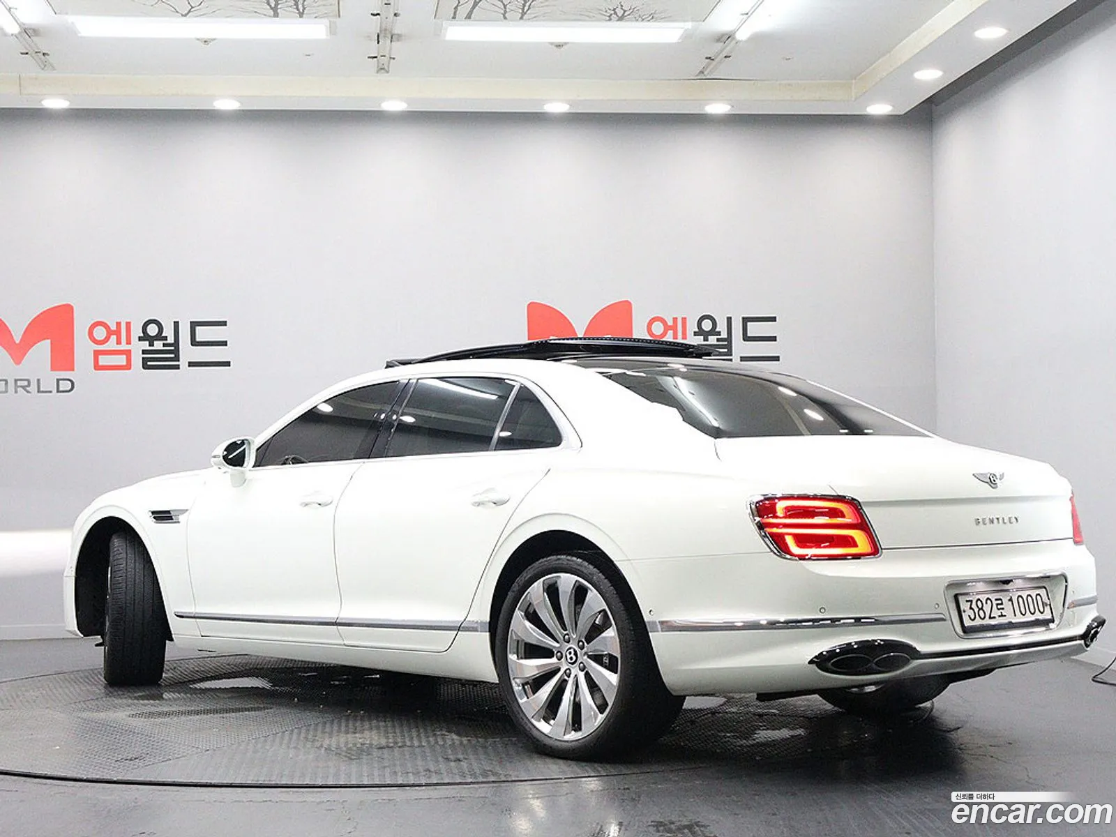 Bentley Flying Spur 2021 — 12