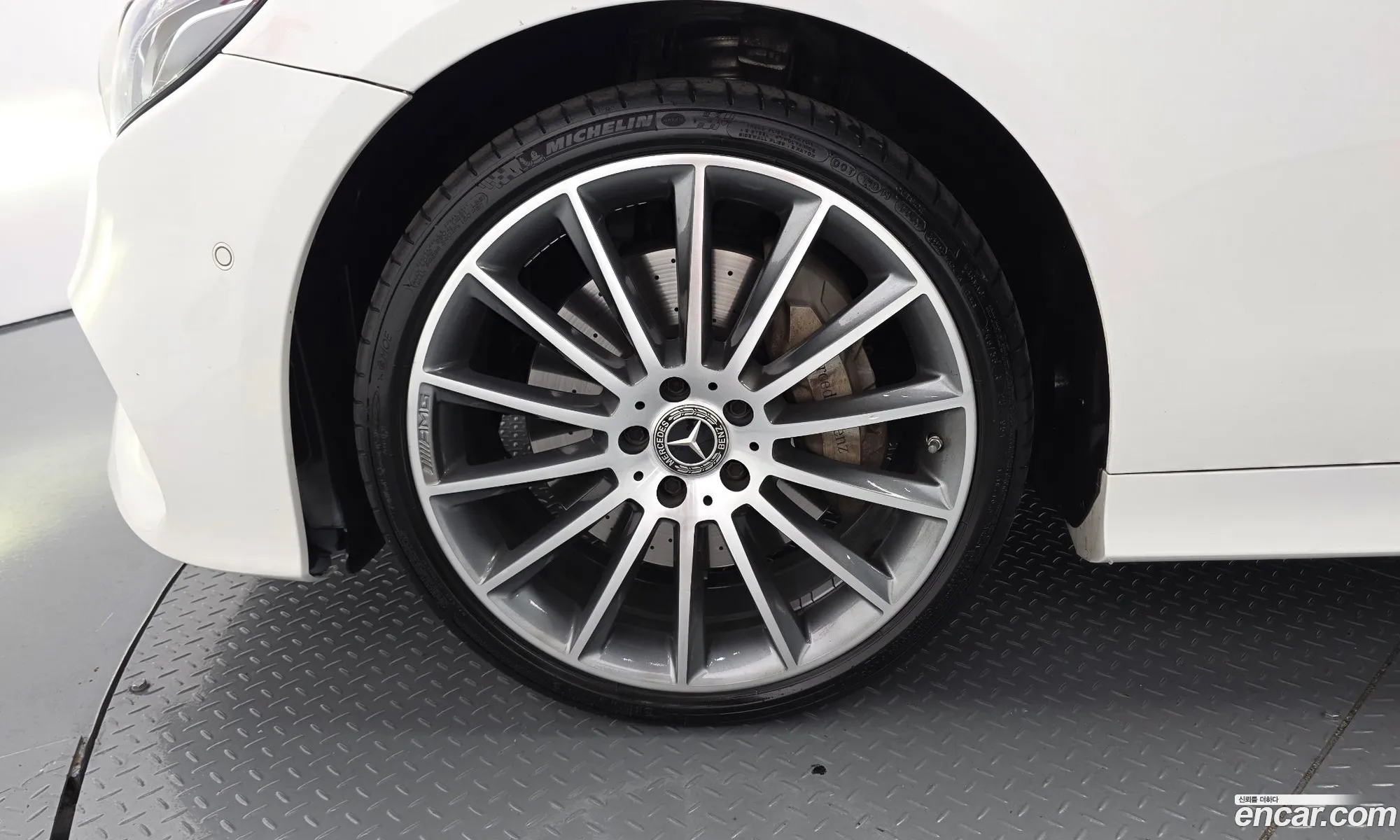 Mercedes-Benz E-Class W213 2020 — 28