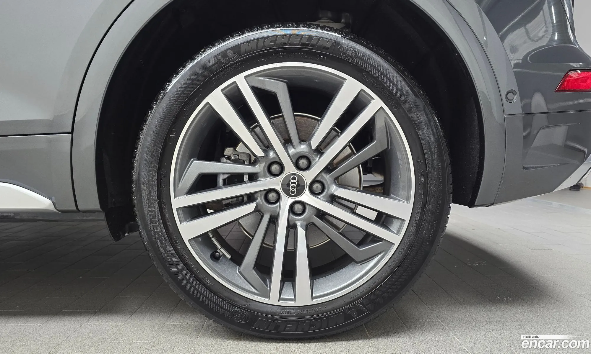 Audi Q5 2021 WAUZZZFYXM2049809 — 9