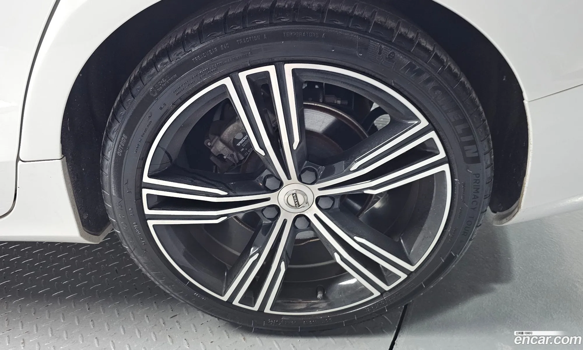 Volvo S60 2020 7JRZS102DLG032305 — 18