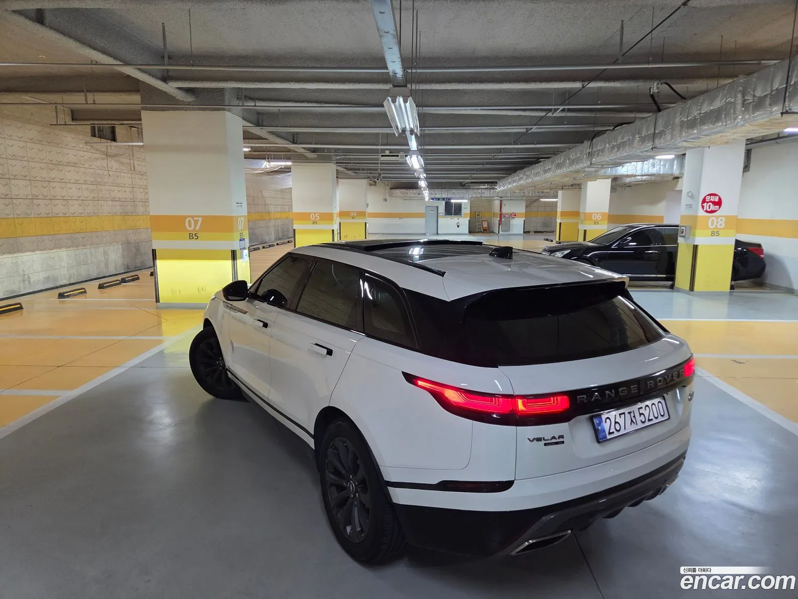 Land Rover Range Rover Velar 2018 — 12