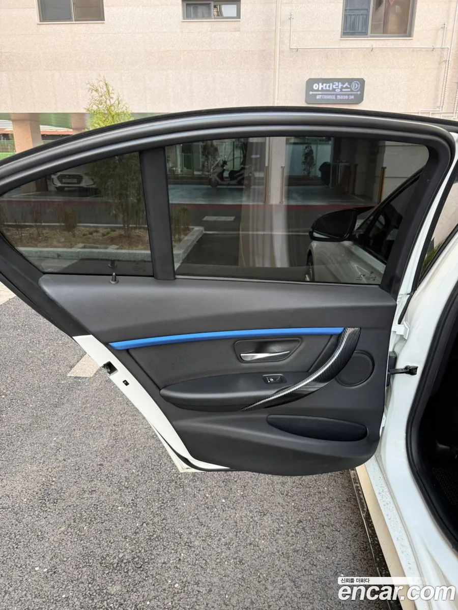 BMW 3 Series 2017 — 18