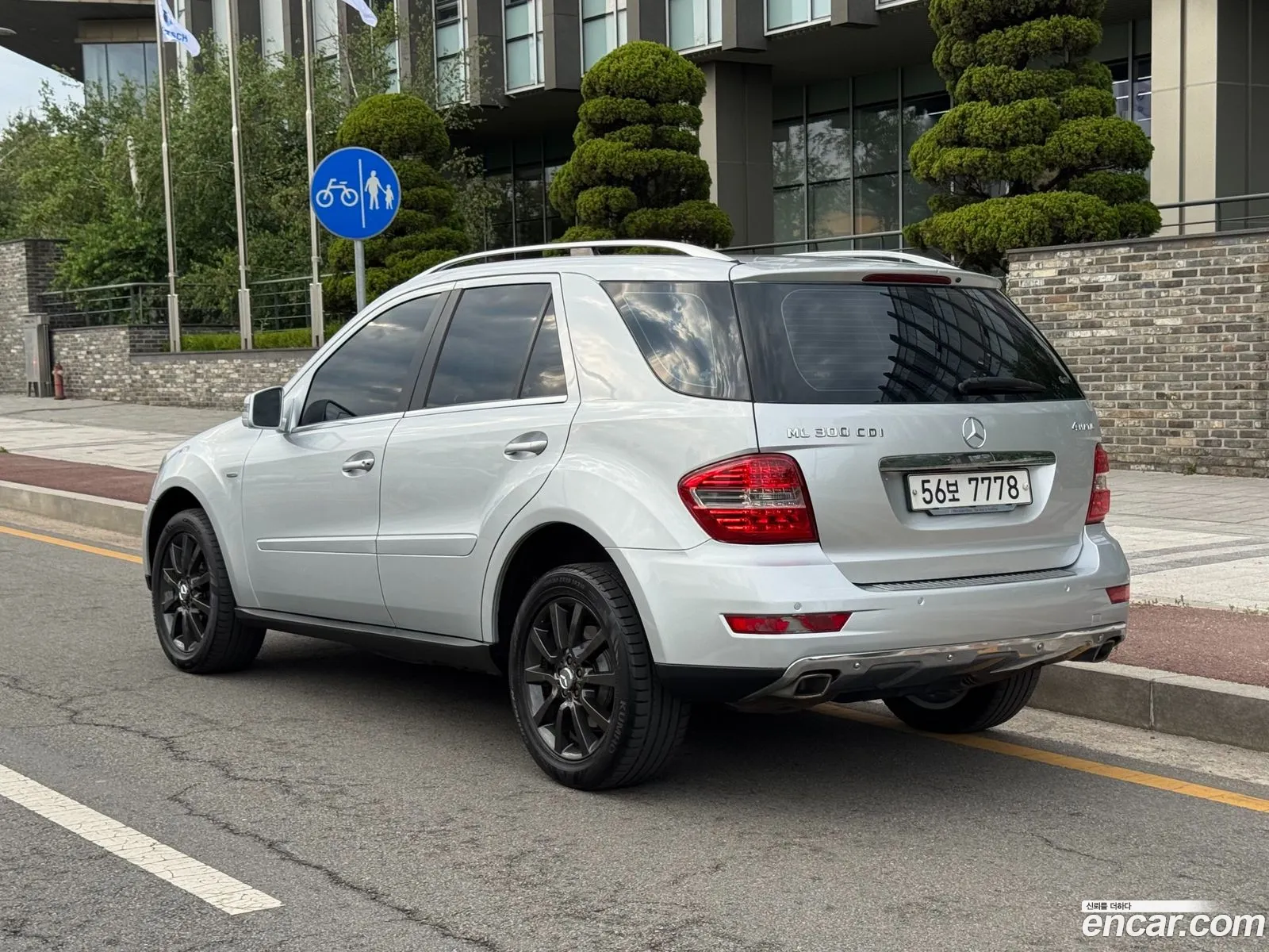 Mercedes-Benz M-Class W164 2011 — 16