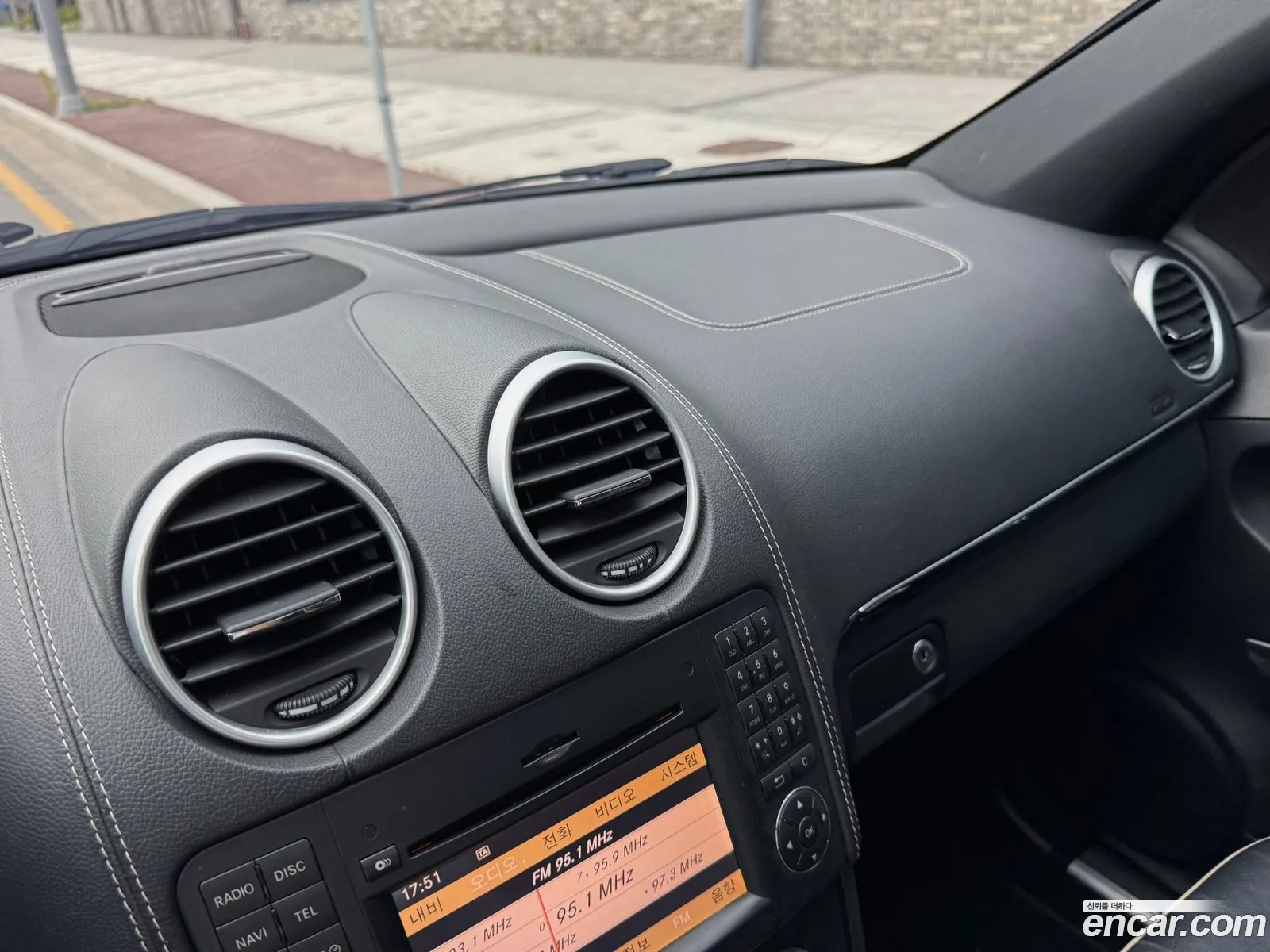 Mercedes-Benz M-Class W164 2011 — 11