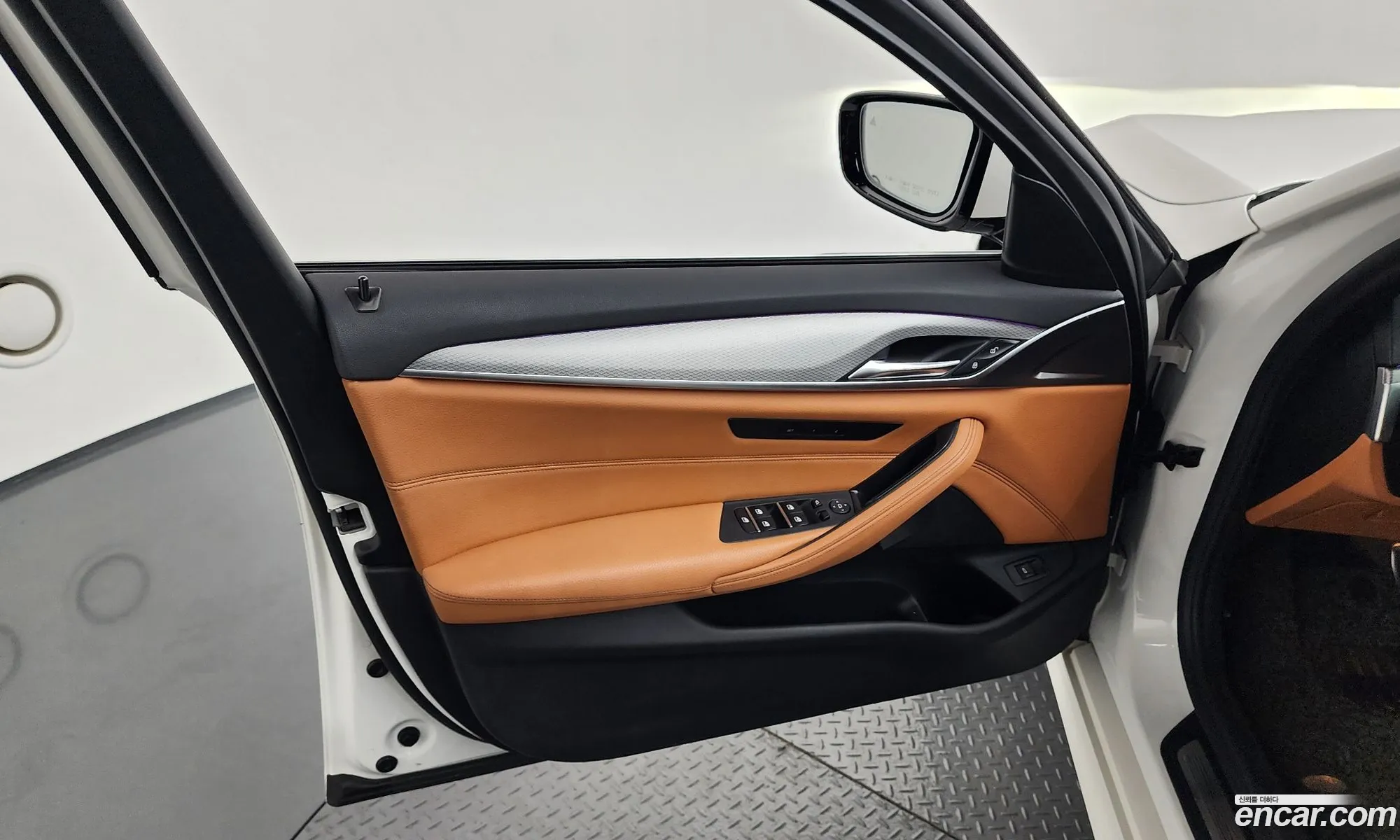 BMW 5 Series 2017 — 16