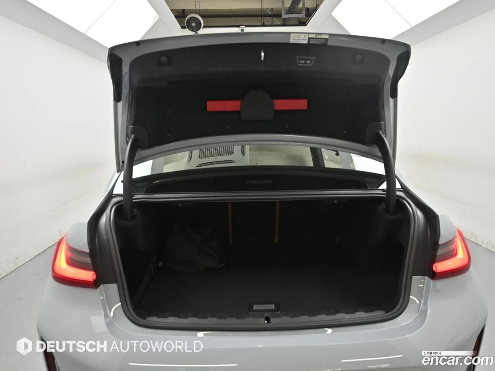 BMW 3 Series 2023 — 17