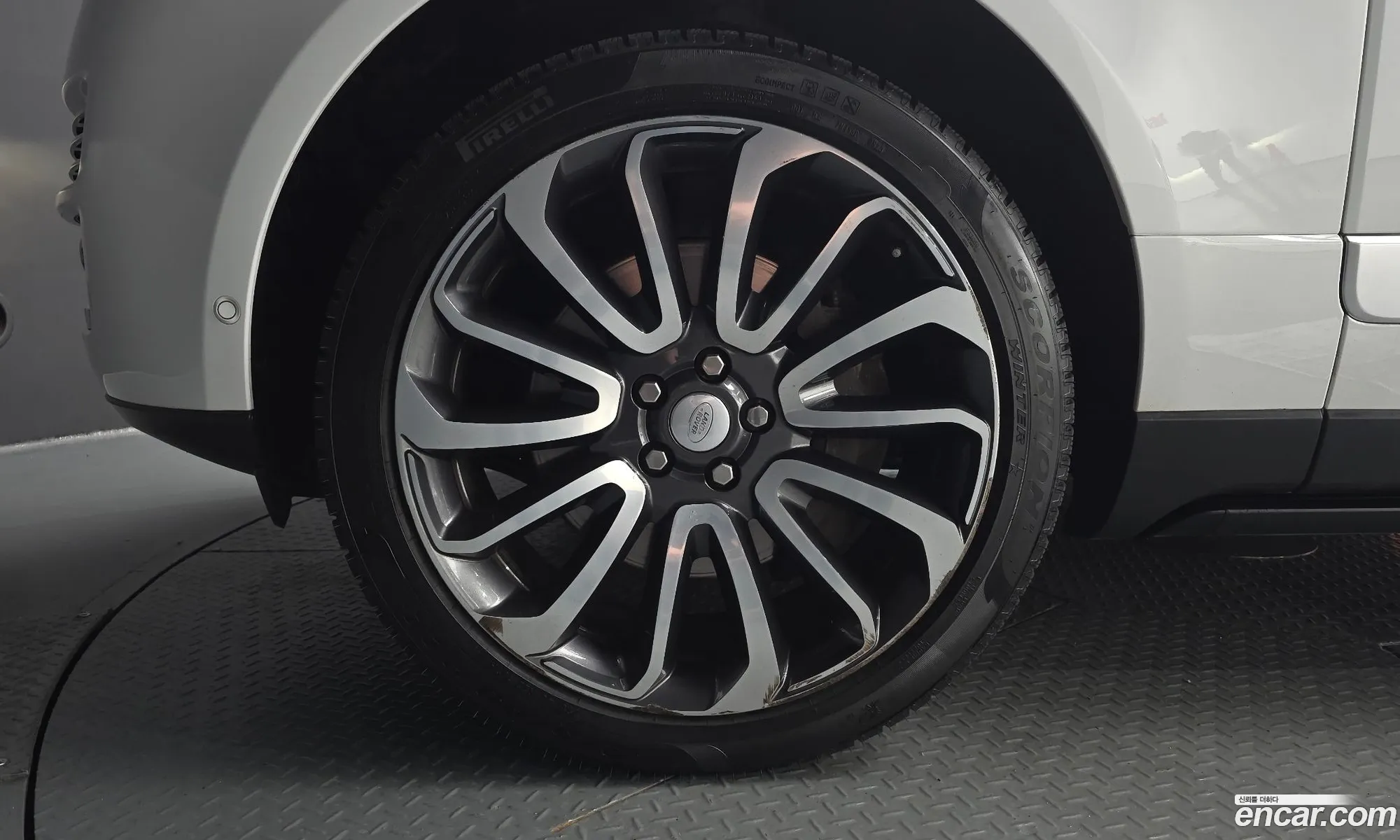 Land Rover Range Rover 2017 SALGA2FE3HA332281 — 10