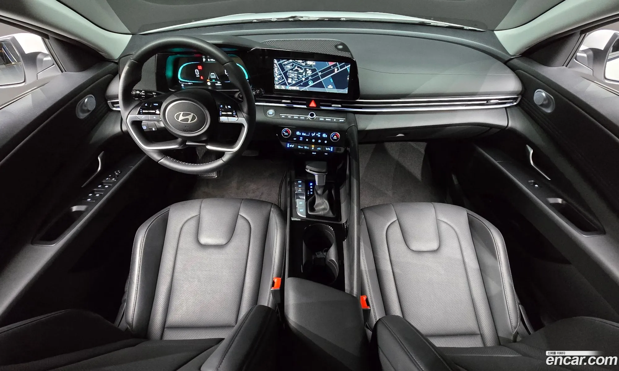 Hyundai Elantra Hybrid 2025 — 2