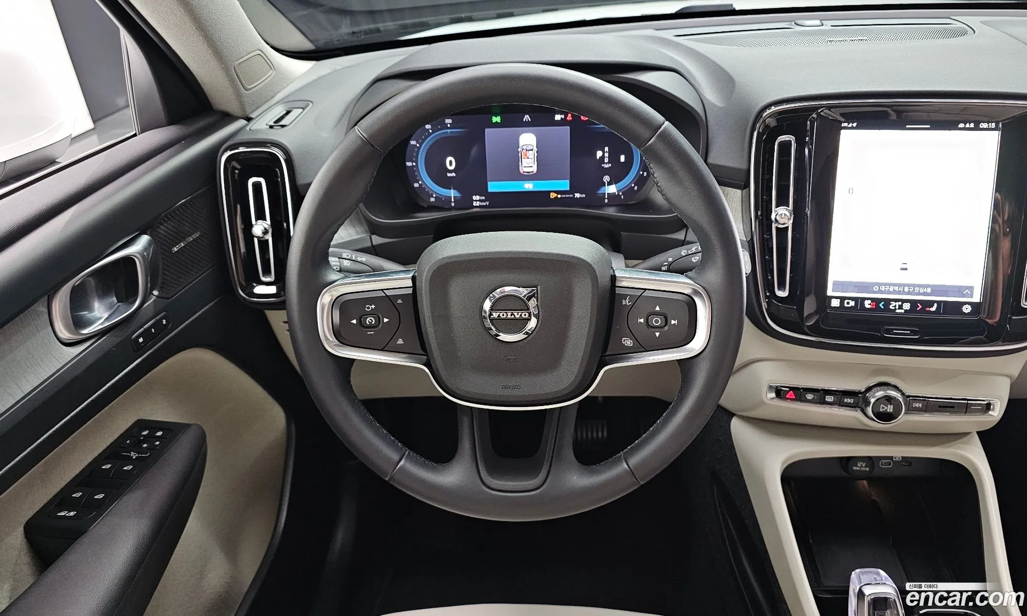 Volvo XC40 2025 — 16